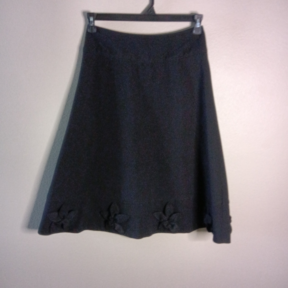 🦋 East 5th Black Floral A-Line Skirt Size 4
